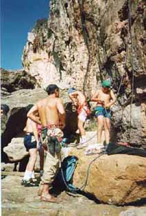 Scouts climbing in Cascais